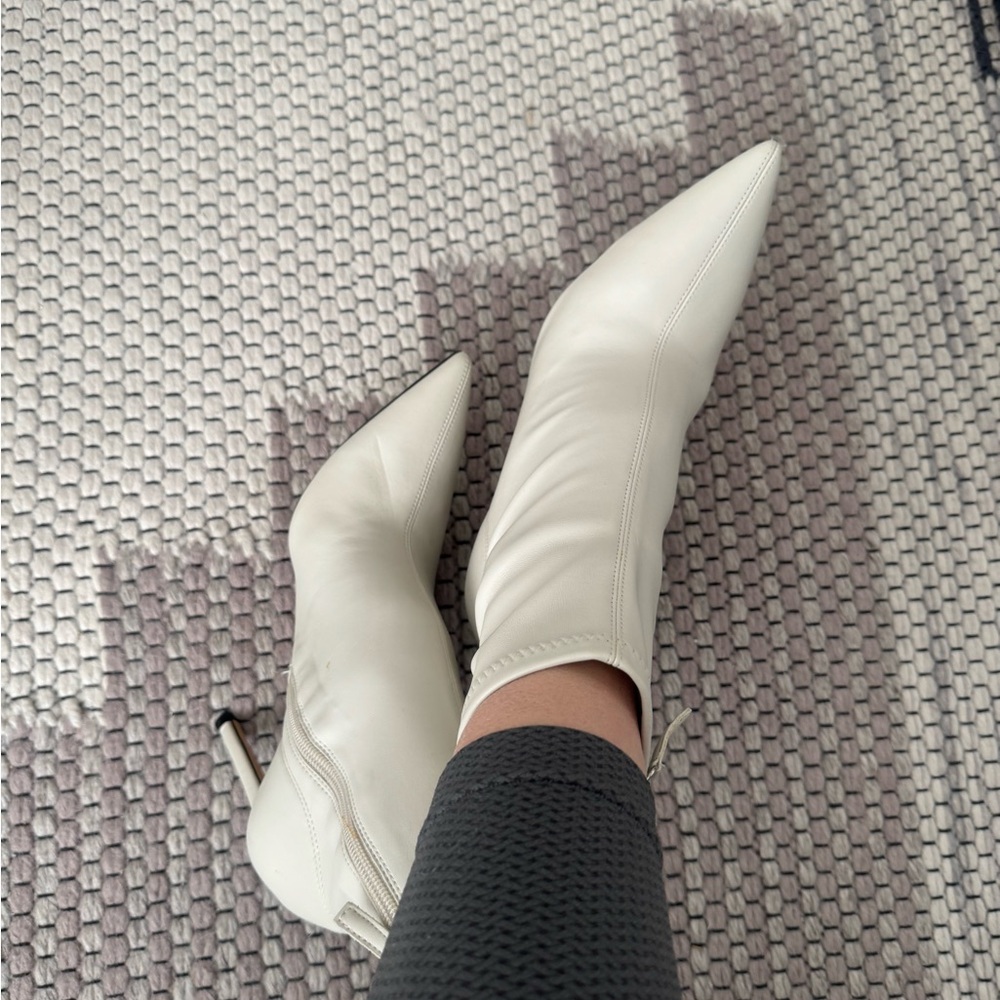 Zara Chic Cream Heeled Boots